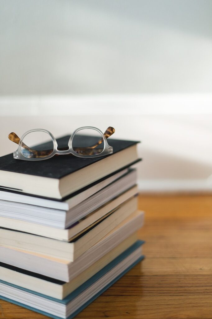 books, reading, glasses-3733892.jpg